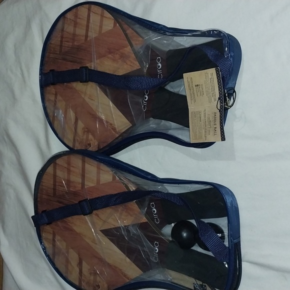 Circa paddle ball 4 racquets, 4 balls and carrying cases - Picture 7 of 8